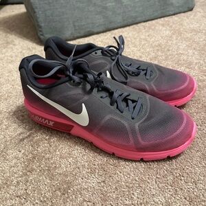 Women’s nike air max